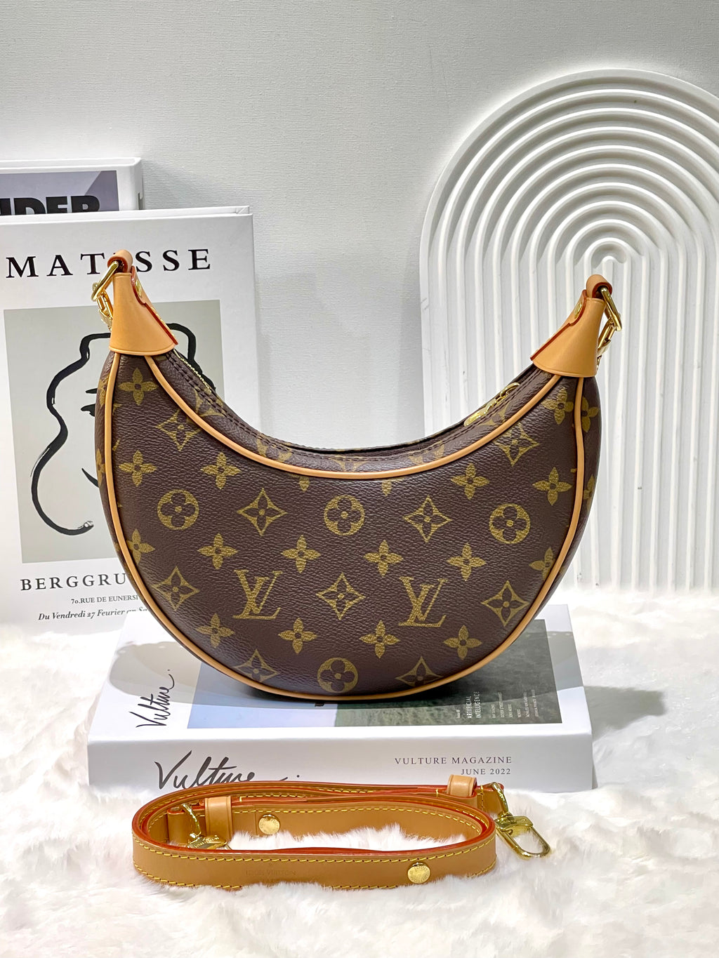 LV Looping Monogram (microchip)