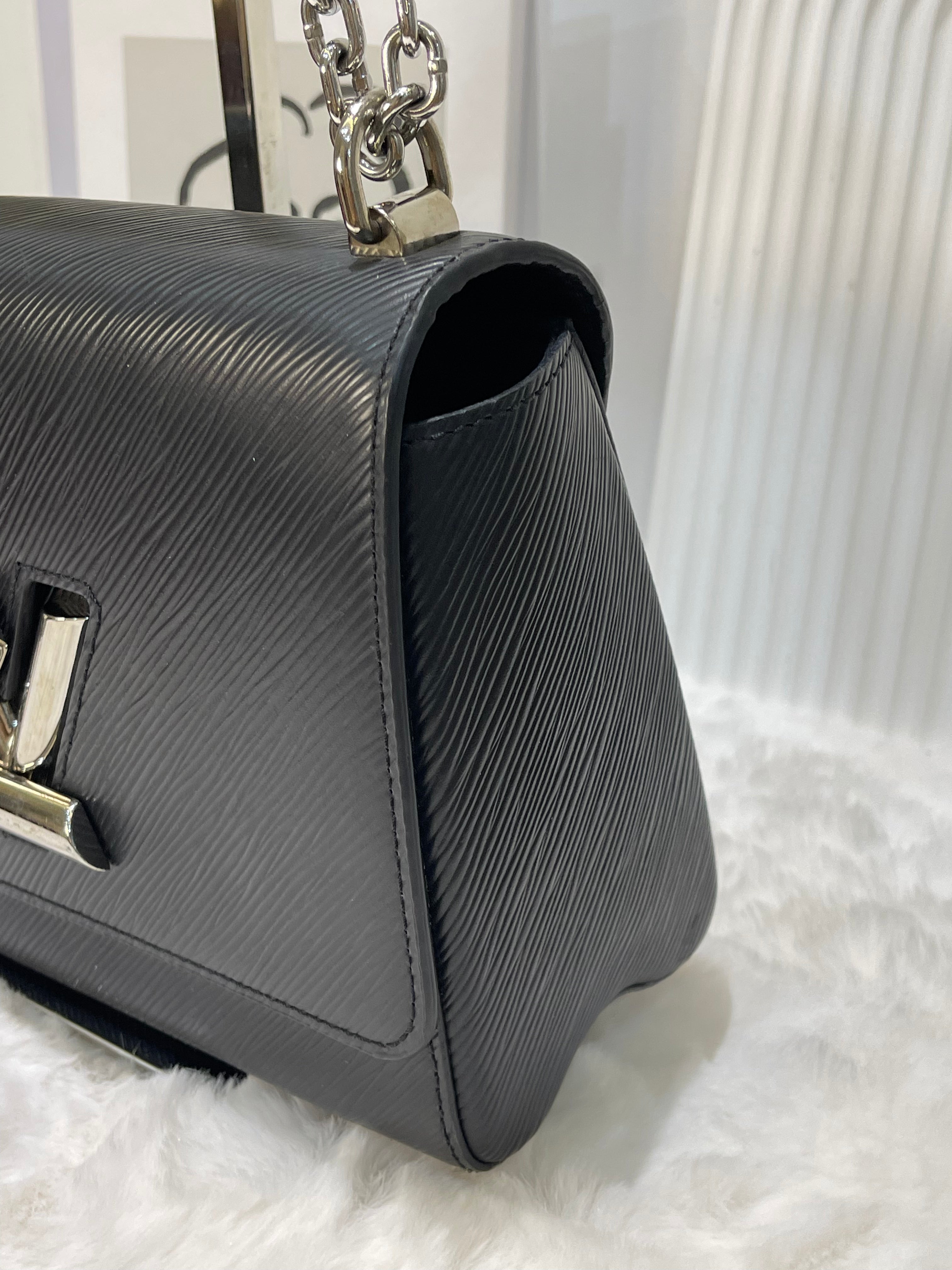 LV Twist MM Black (SHW)