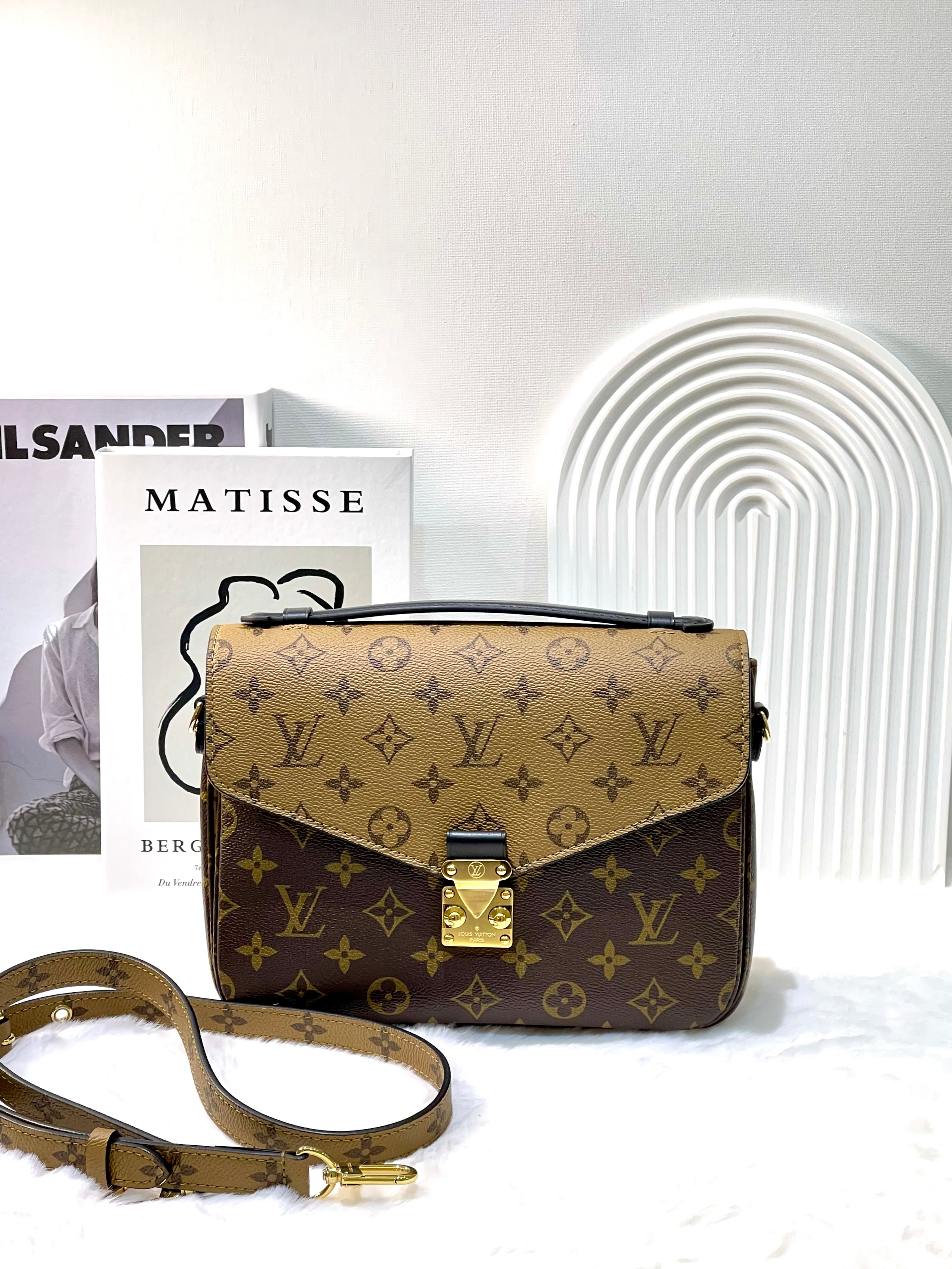 LV Metis Reverse Monogram Microchip