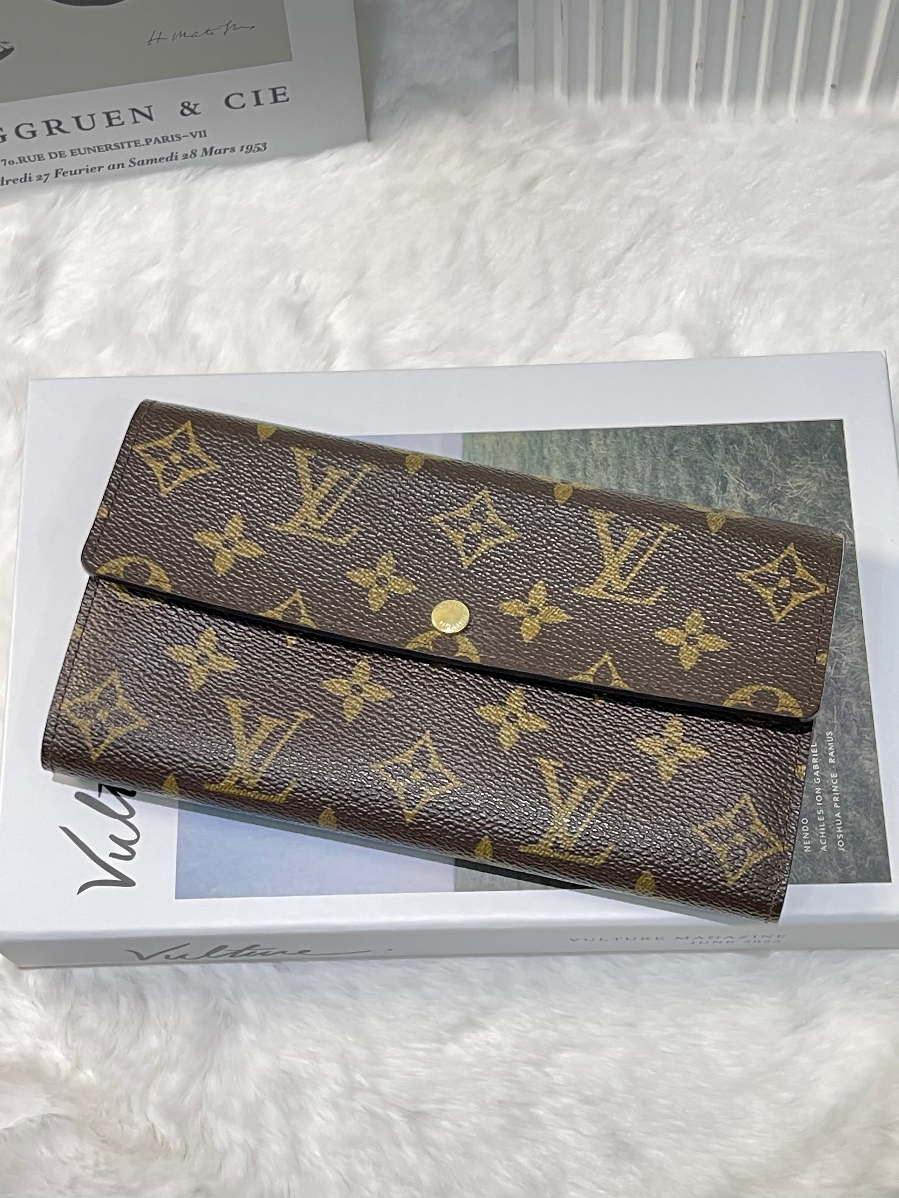 LV long wallet
