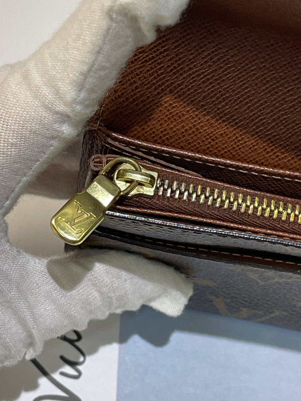 LV long wallet