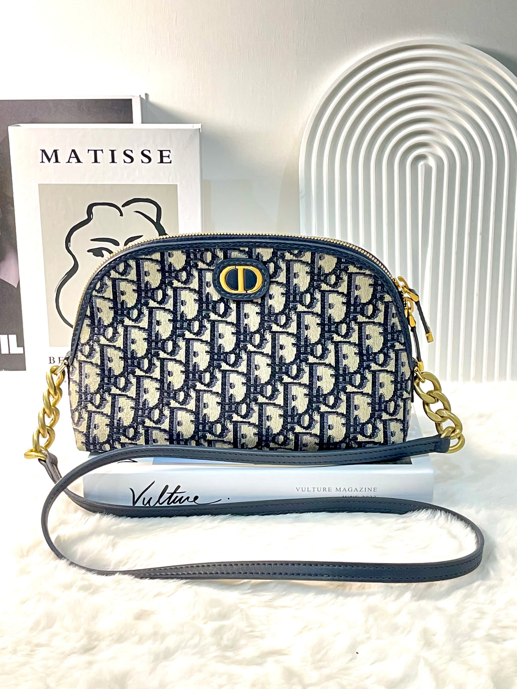 Dior 30 Montaigne Pouch Bag