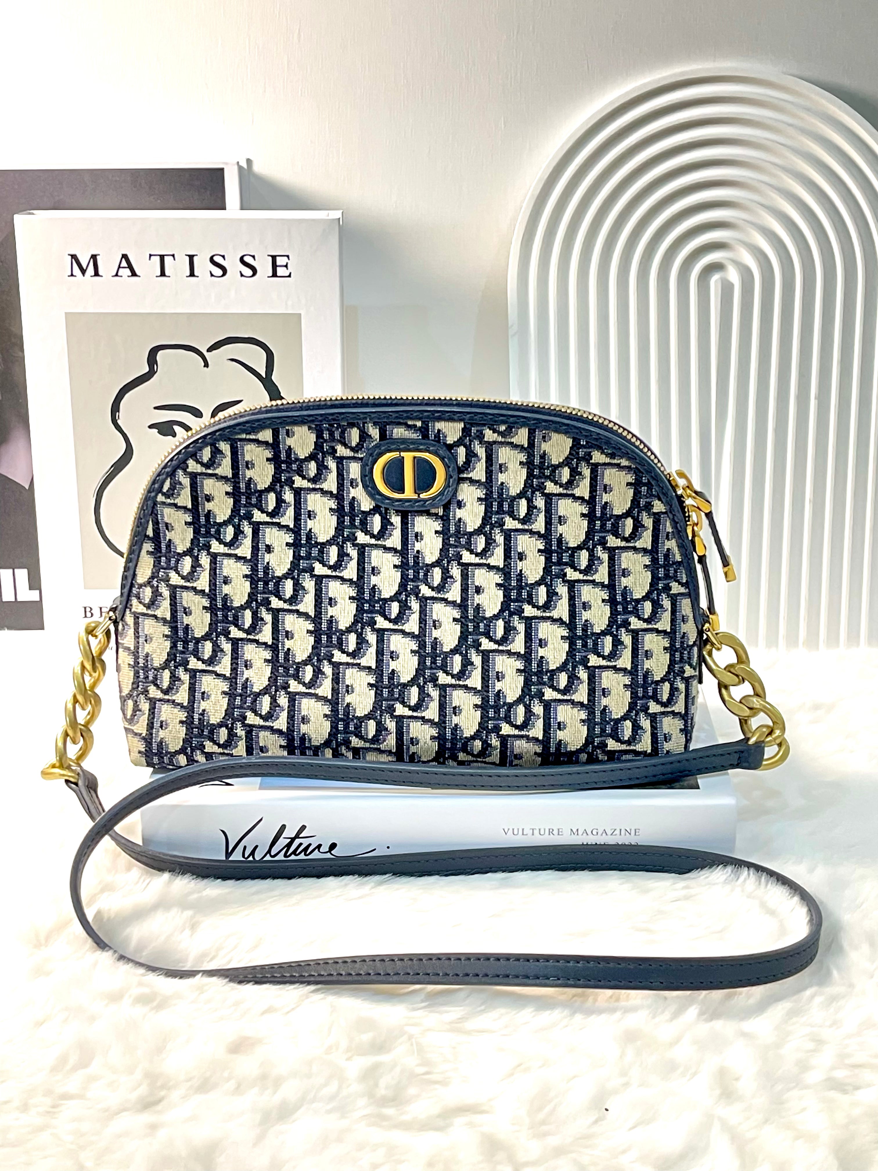 Dior 30 Montaigne Pouch Bag