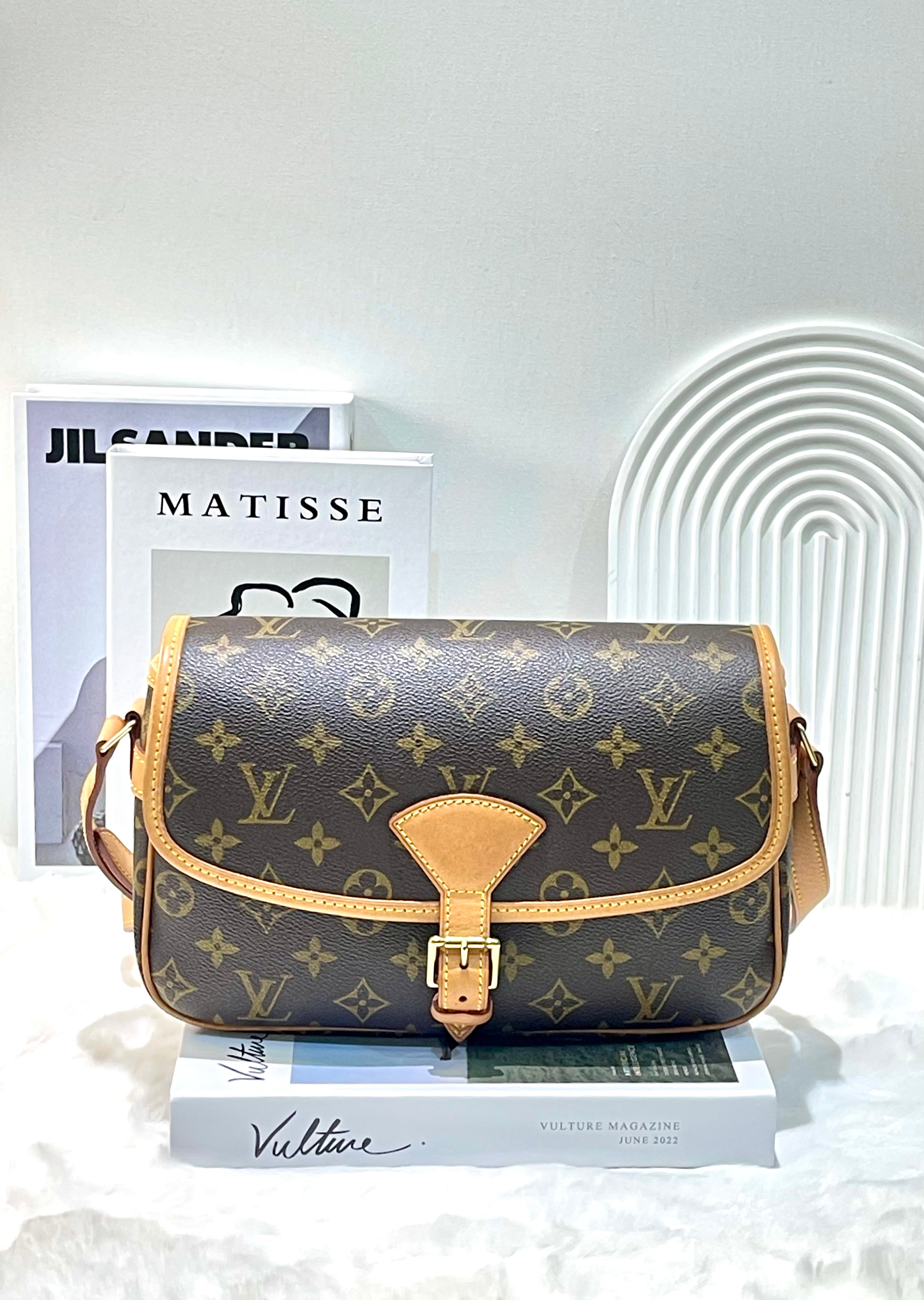 LV Vintage Sologne Monogram