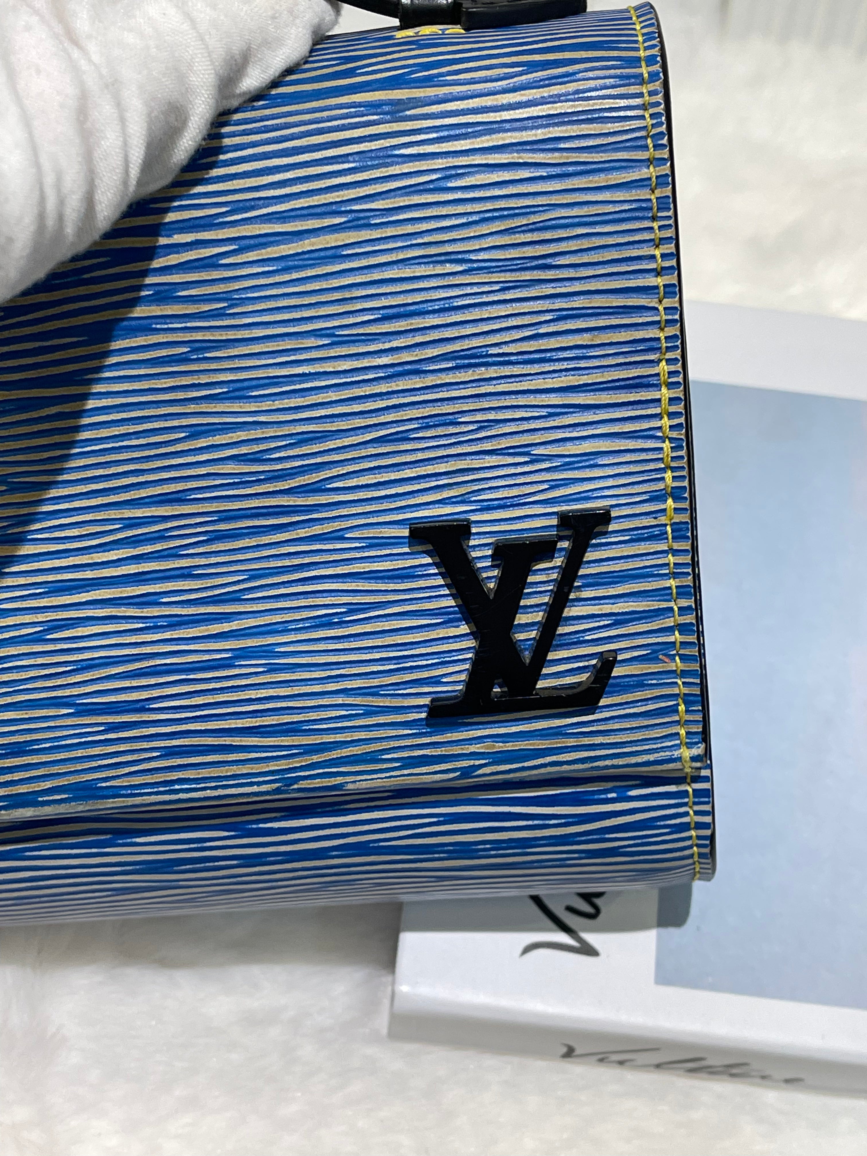 LV Clery Pochette Epi Leather