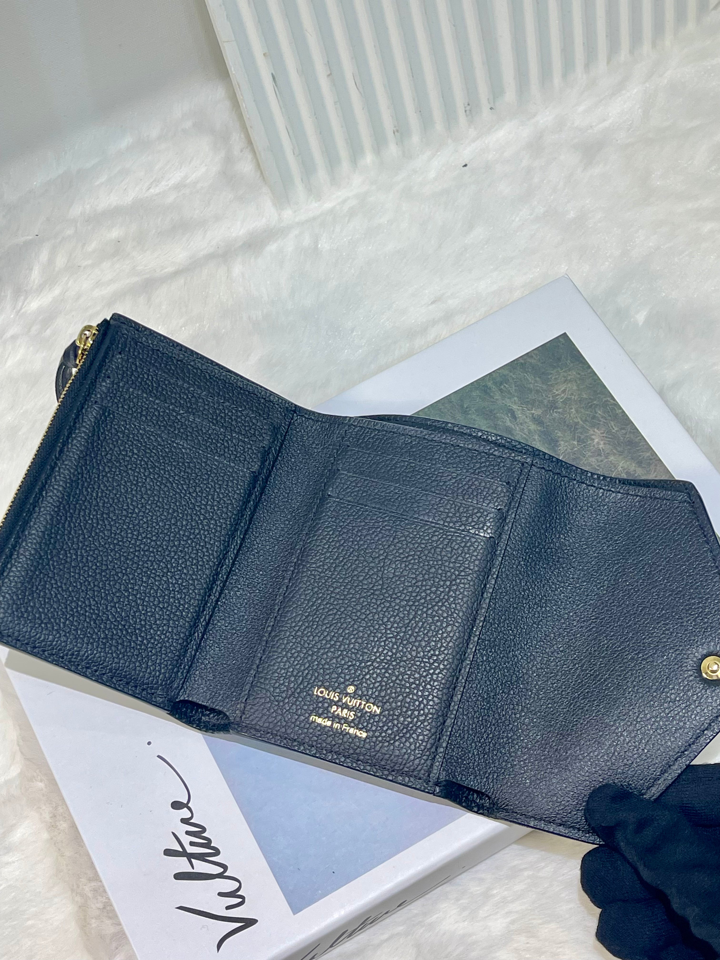 LV Victorine Wallet (microchip)