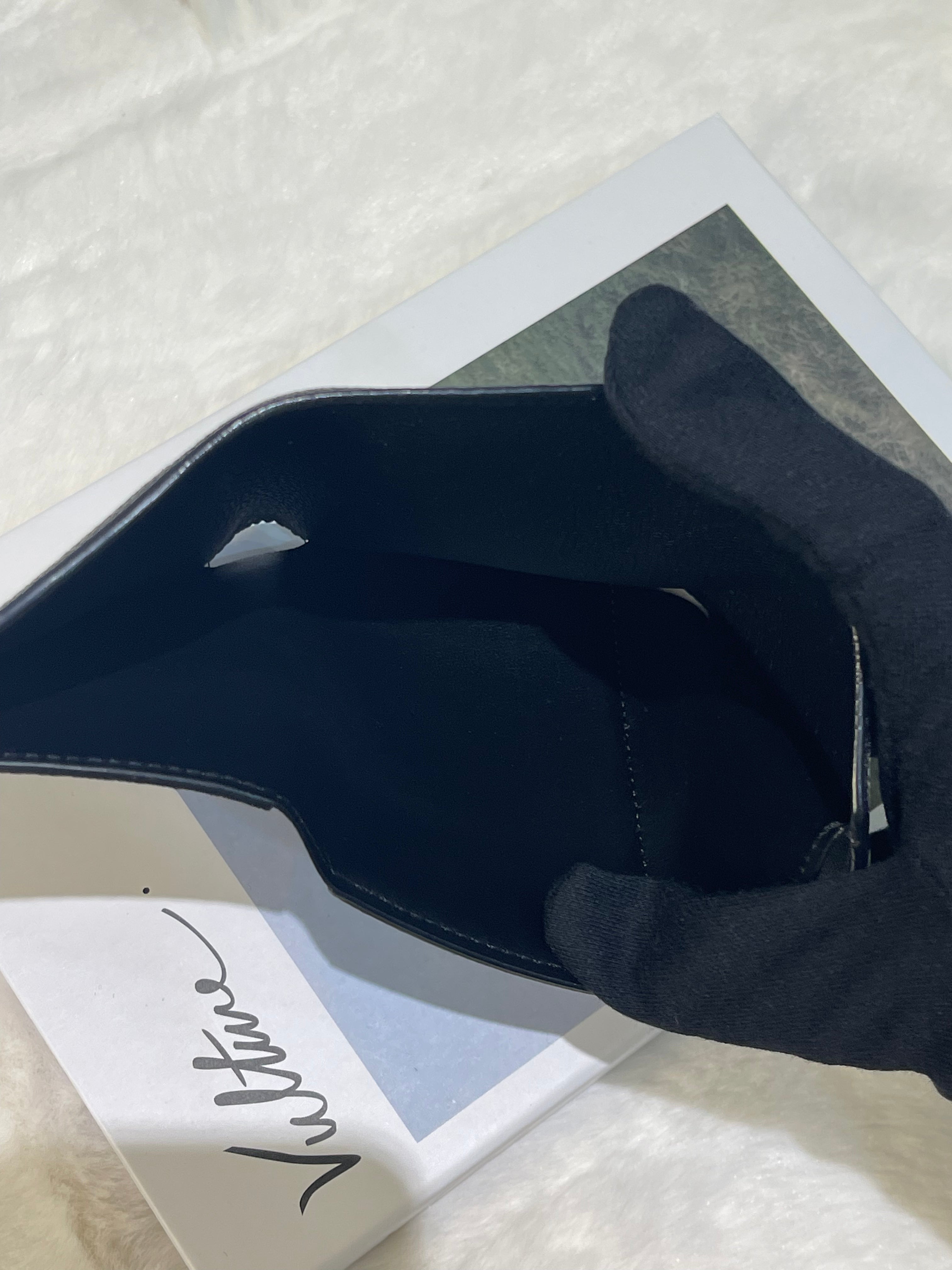 LV Victorine Wallet (microchip)