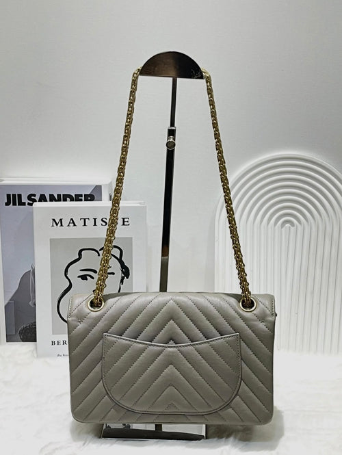 Chanel CF small 255