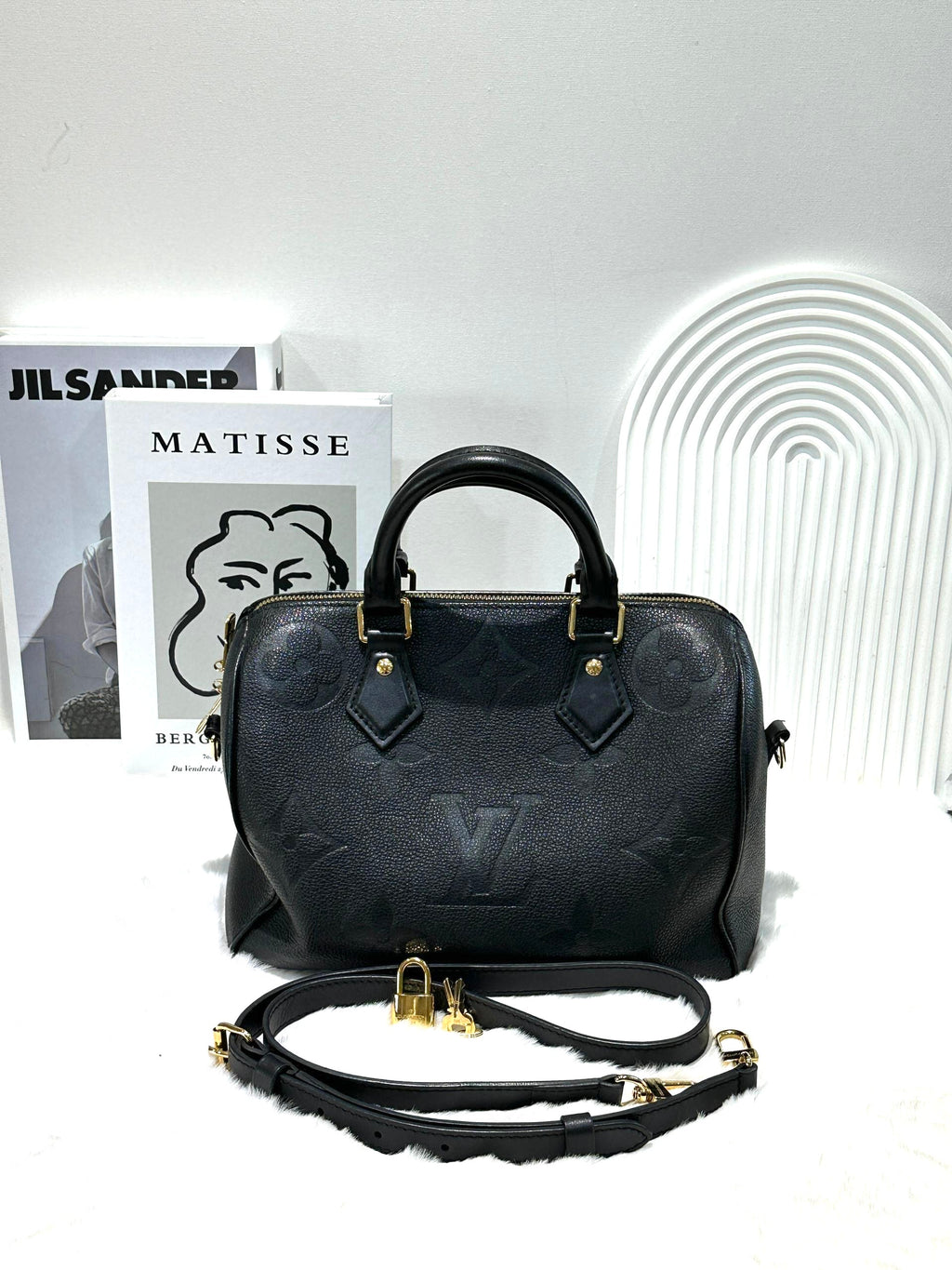 LV Speedy Bandouliere 25 (microchip)