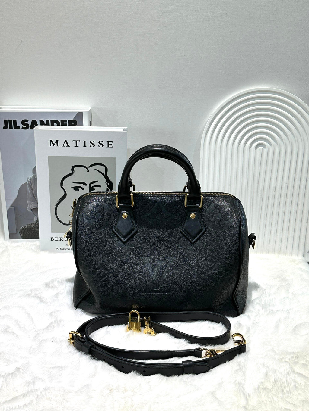 LV Speedy Bandouliere 25 (microchip)