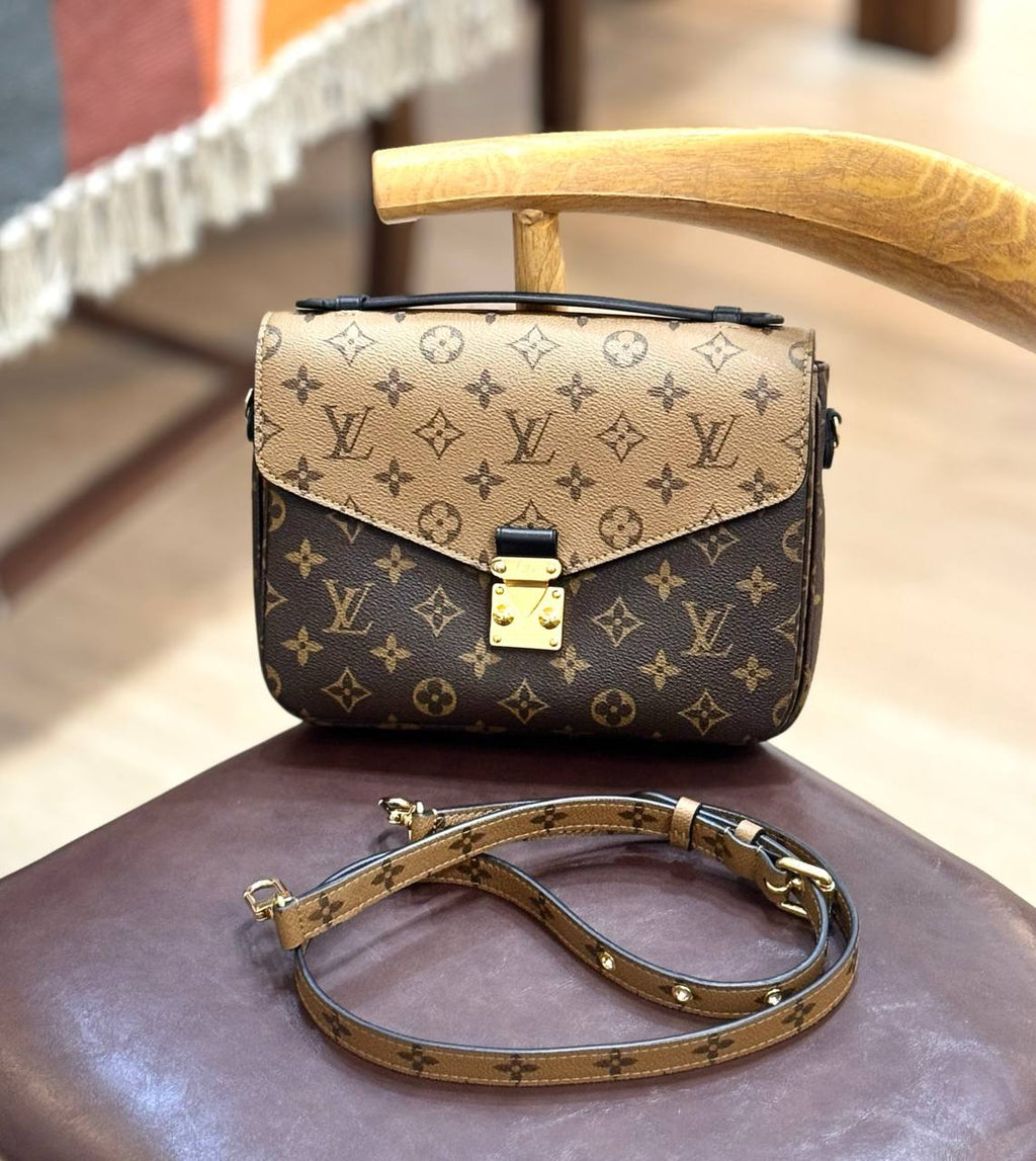 LV Pochette Metis